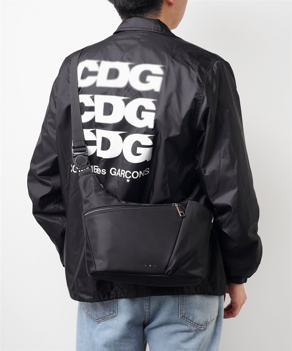 イズイット ボトカ ショルダーバッグ B5