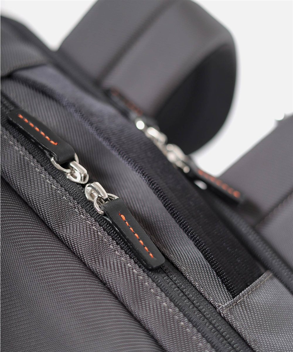 イズイット ラップトップII ビジネスリュック A4 2層 【2025年秋 / フジテレビドラマ使用商品】