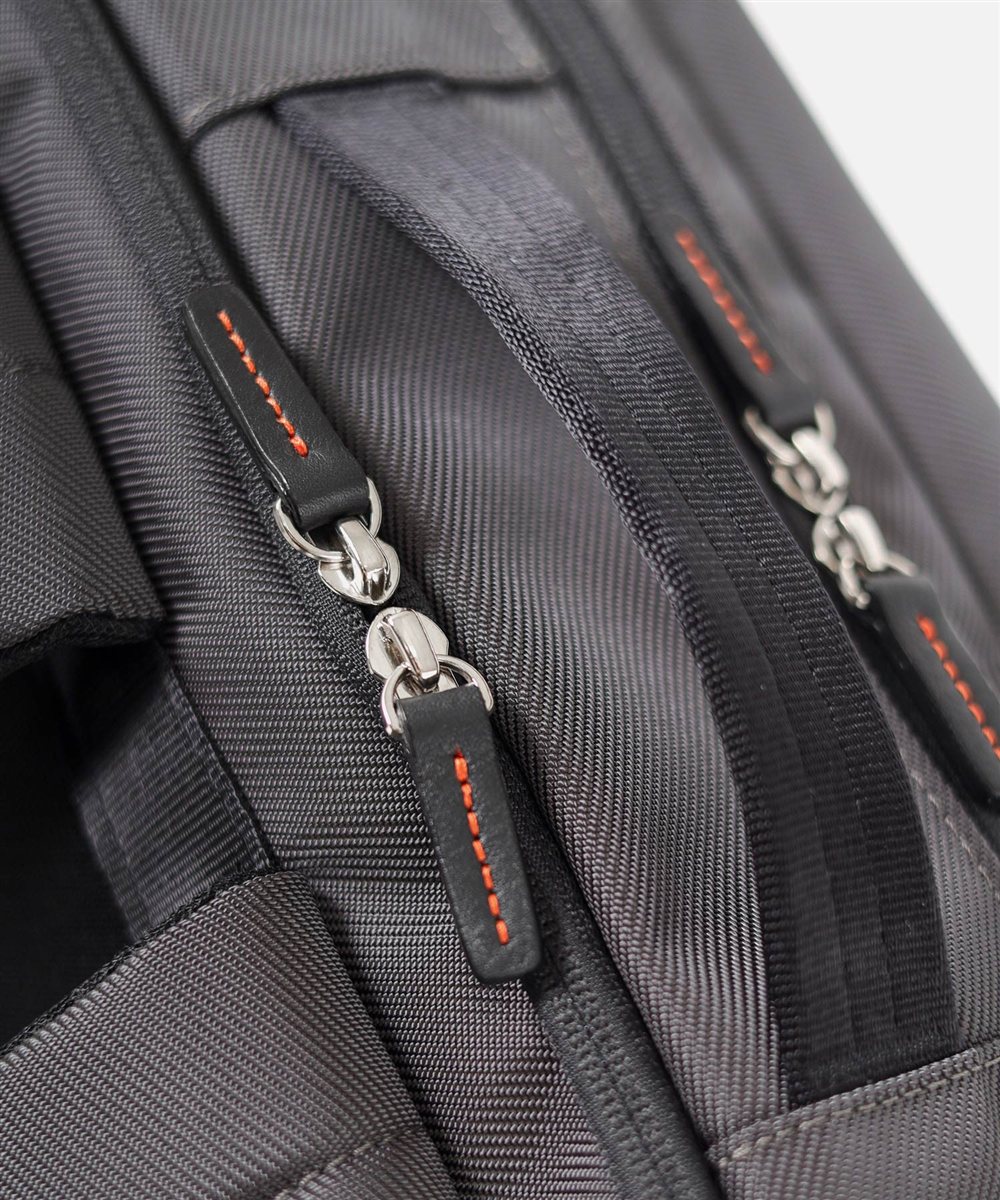 イズイット ラップトップII ビジネスリュック B4 2層