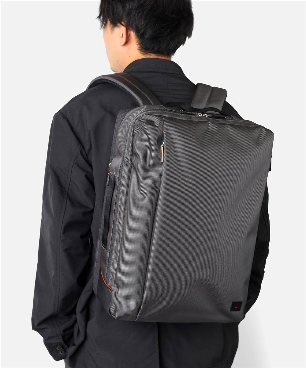 イズイット ラップトップII リュック B4 エキスパンダブル 2層【2025年秋 / TBS 金曜ドラマ使用商品】