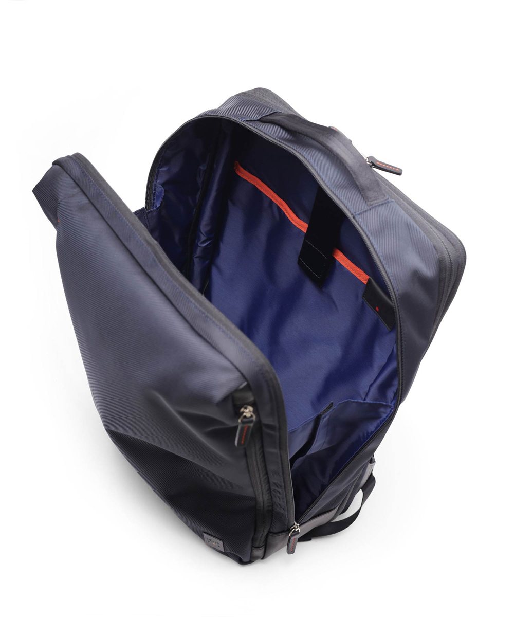 イズイット ラップトップII リュック B4 エキスパンダブル 2層【2025年秋 / TBS 金曜ドラマ使用商品】