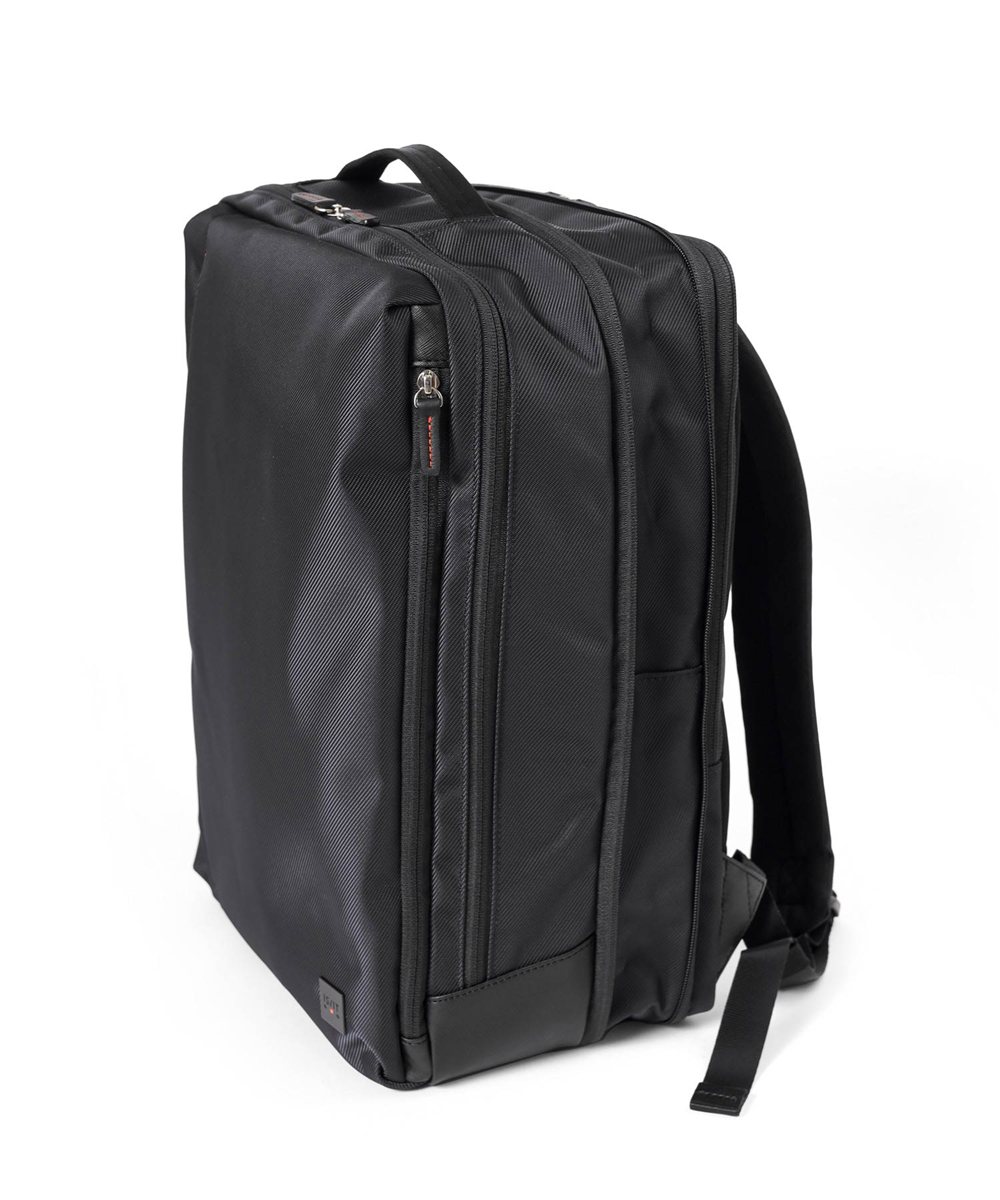 イズイット ラップトップII リュック B4 エキスパンダブル 2層【2025年秋 / TBS 金曜ドラマ使用商品】