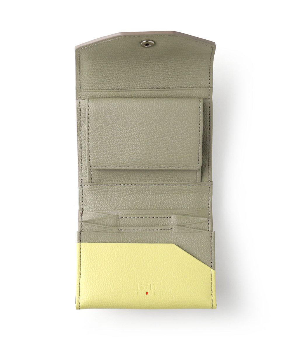 イズイット シュリー 二つ折り財布 BOX型小銭入れ カード段7