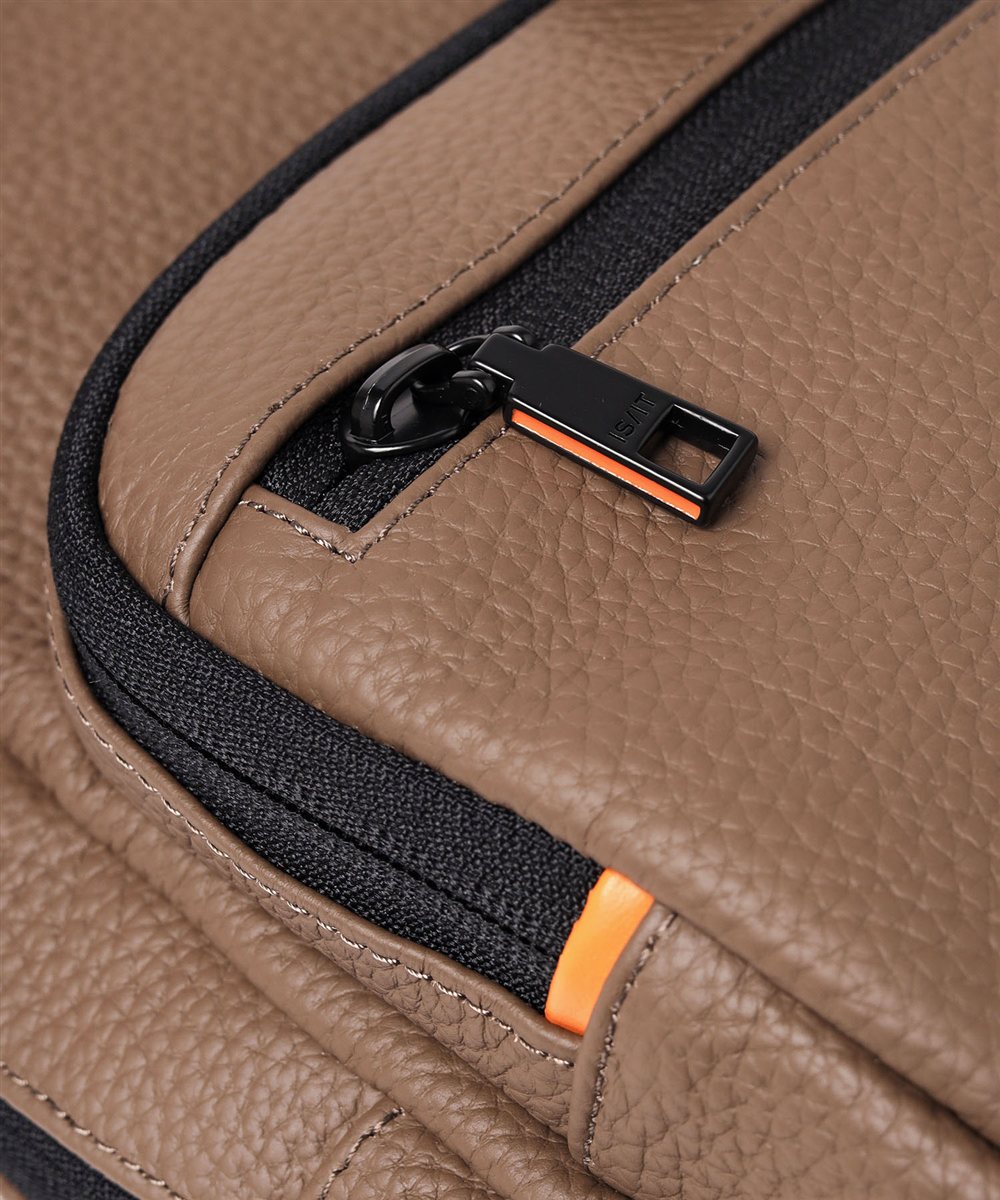 イズイット プロ ビジネスリュック A4 セットアップ対応 オーガナイザー付属