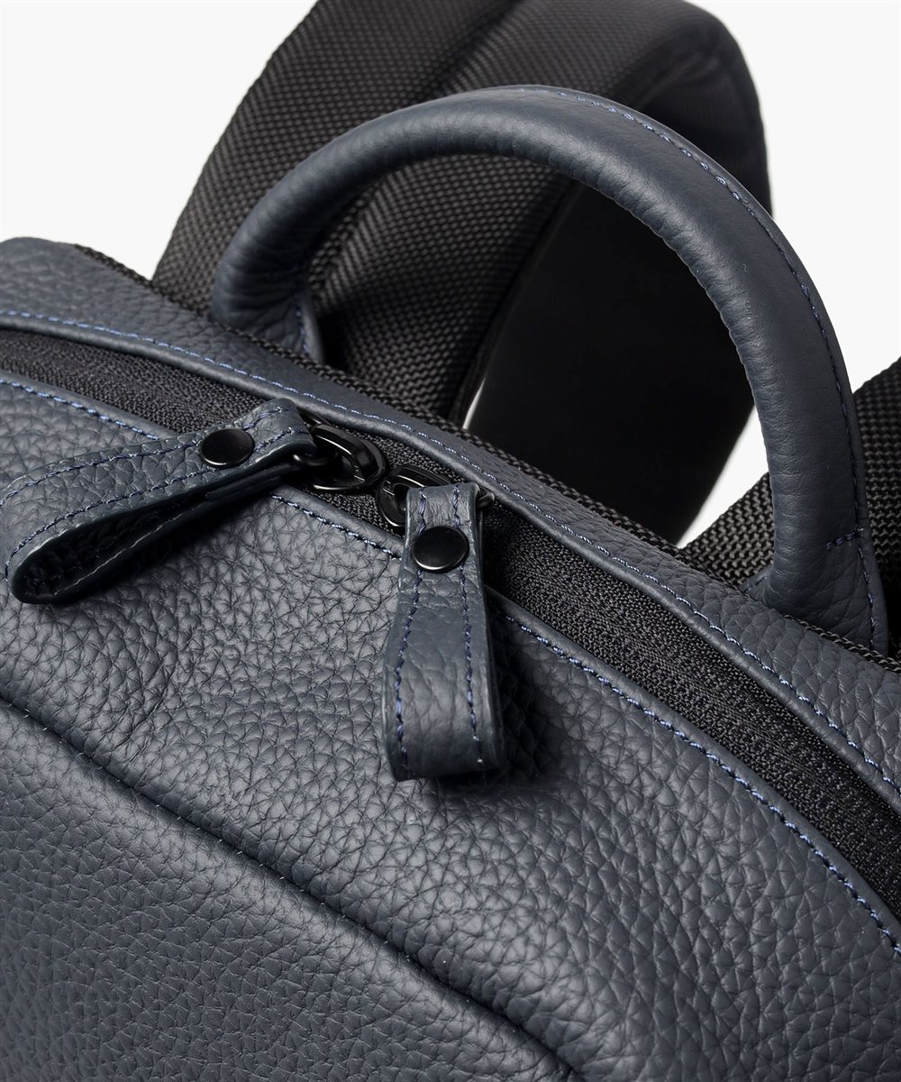 イズイット プロ ビジネスリュック A4 セットアップ対応 オーガナイザー付属