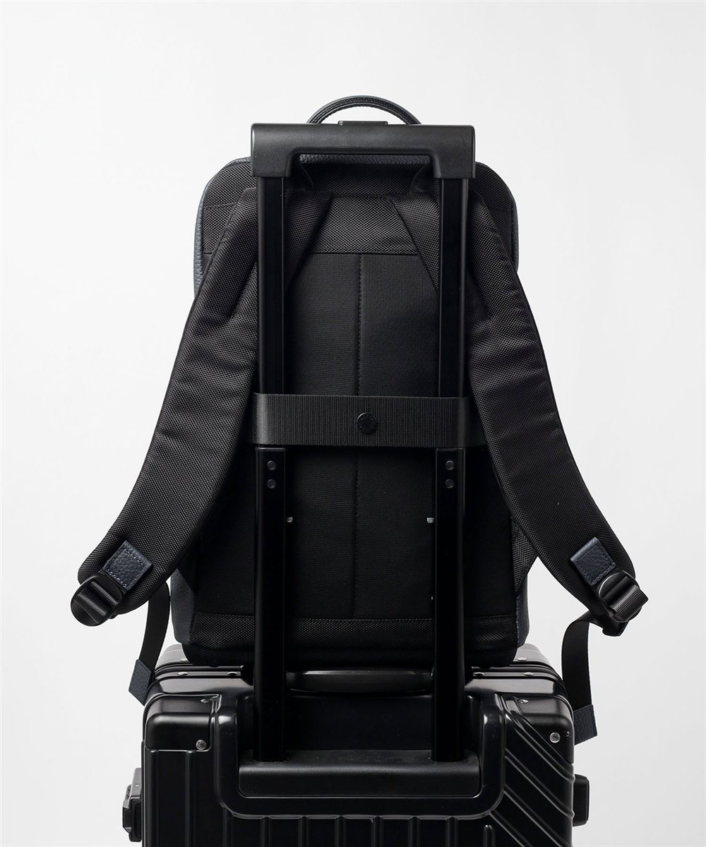 イズイット プロ ビジネスリュック A4 セットアップ対応 オーガナイザー付属