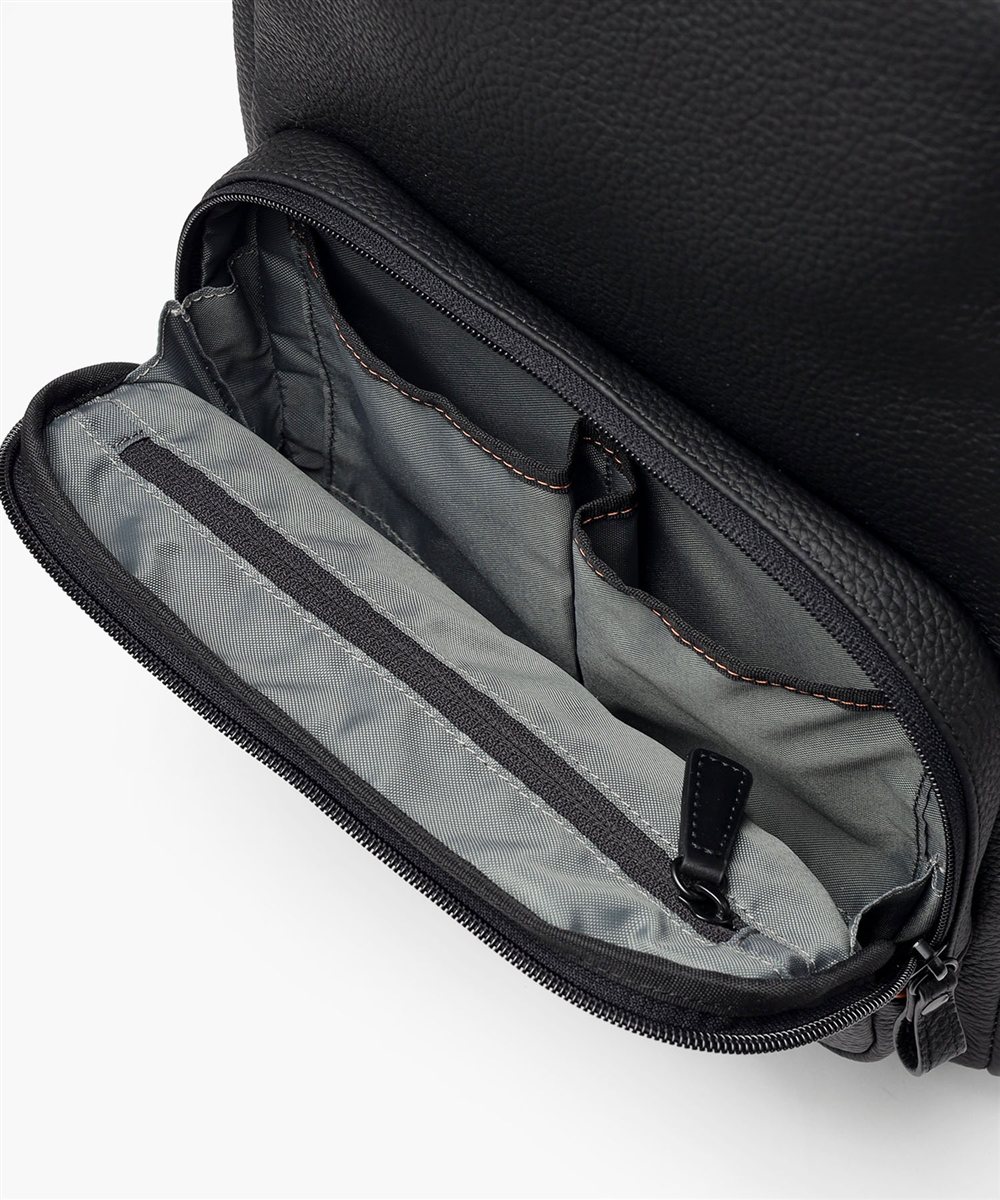 イズイット プロ ビジネスリュック B4 セットアップ対応 オーガナイザー付属