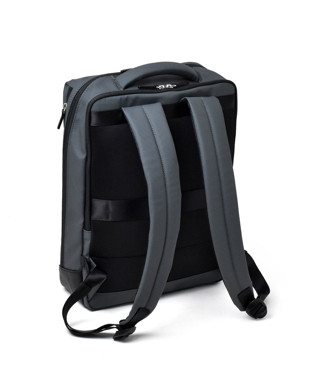 イズイット ラップトップコート ビジネスリュック A4 13インチPC対応 セットアップ対応 【2025年秋 / TBS火曜ドラマ使用商品】