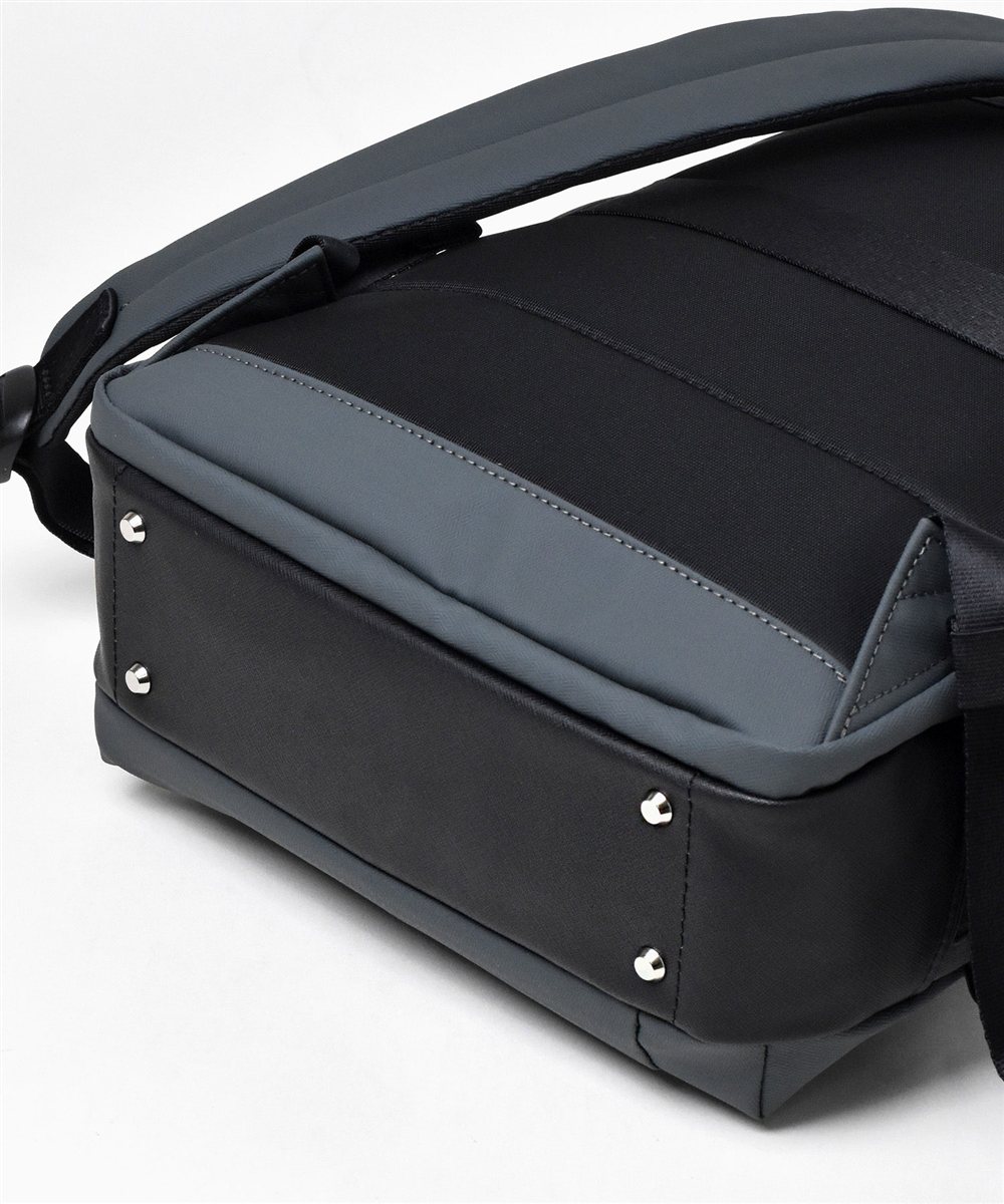 イズイット ラップトップコート ビジネスリュック A4 13インチPC対応 セットアップ対応 【2025年秋 / TBS火曜ドラマ使用商品】