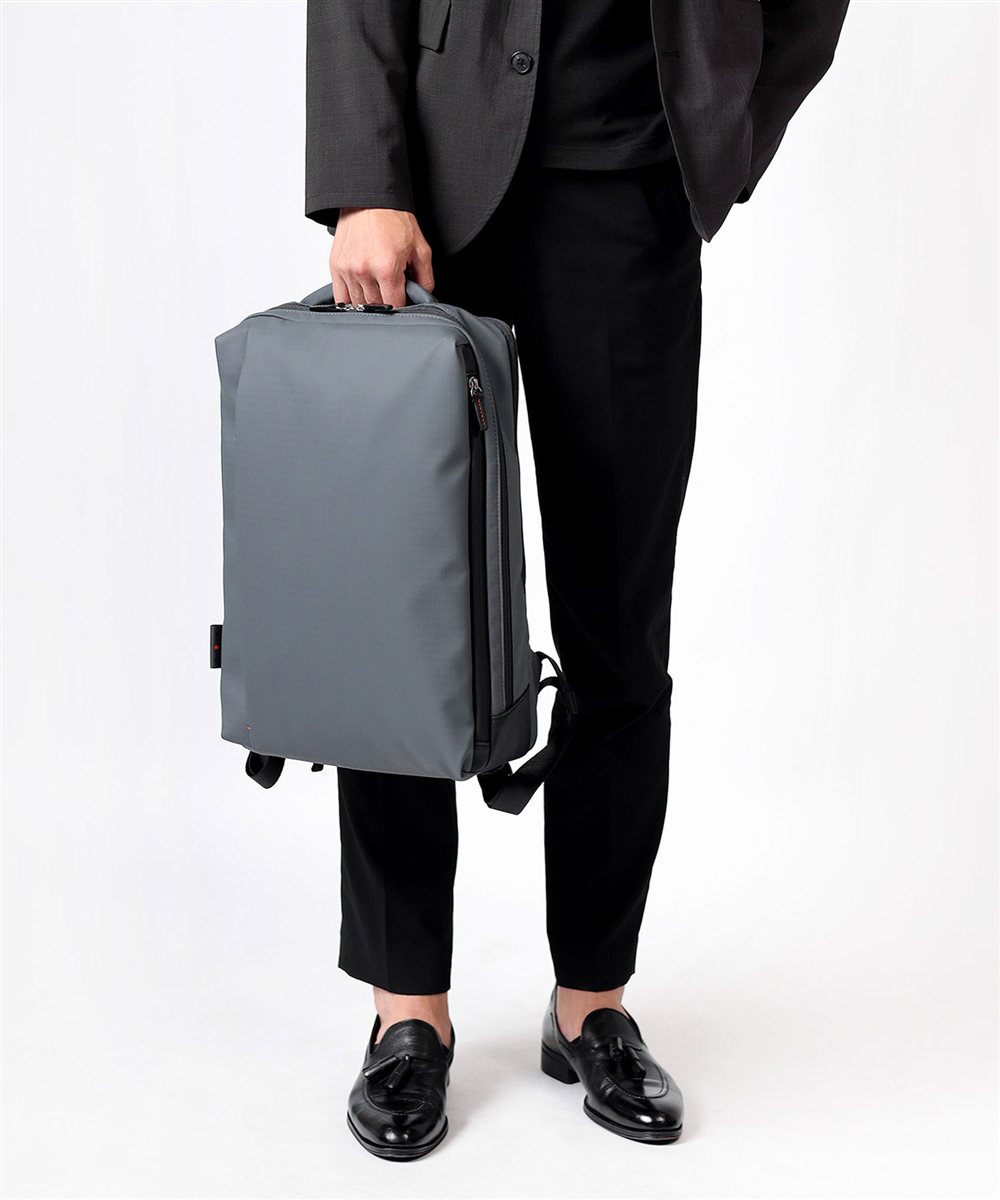 イズイット ラップトップコート ビジネスリュック A4 13インチPC対応 セットアップ対応 【2025年秋 / TBS火曜ドラマ使用商品】