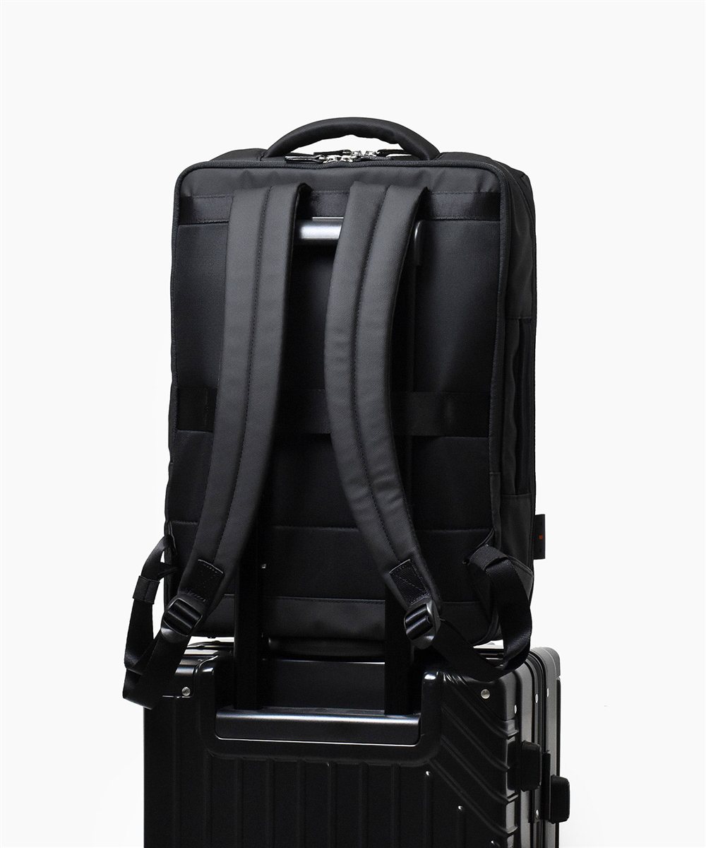 イズイット ラップトップコート ビジネスリュック B4 15インチPC対応 セットアップ対応 【2026年冬 / ドラマ使用商品】