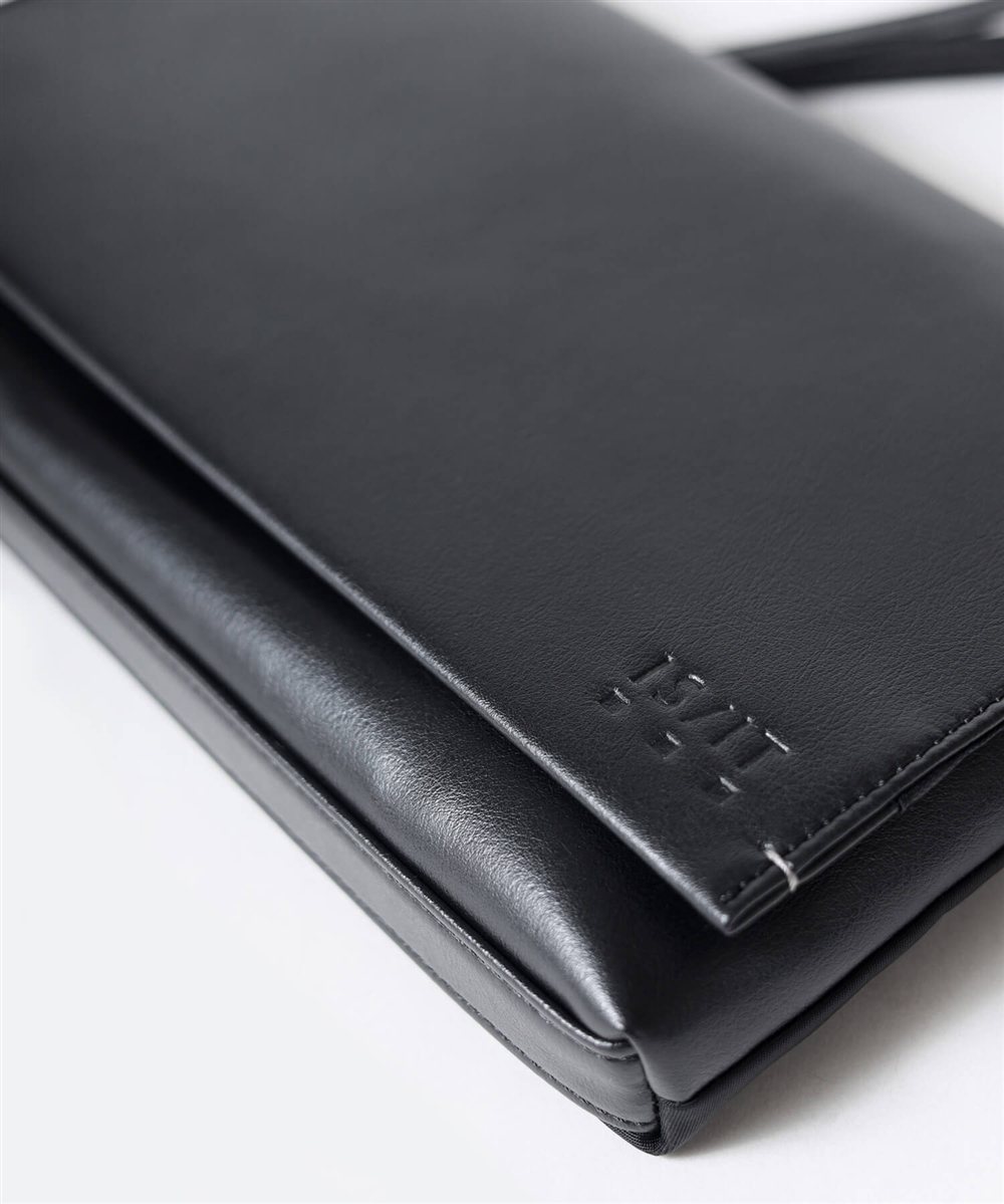 イズイット ハンソン クラッチ兼ショルダーバッグ