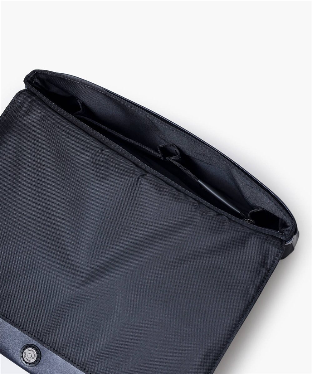 イズイット ハンソン クラッチ兼ショルダーバッグ B5