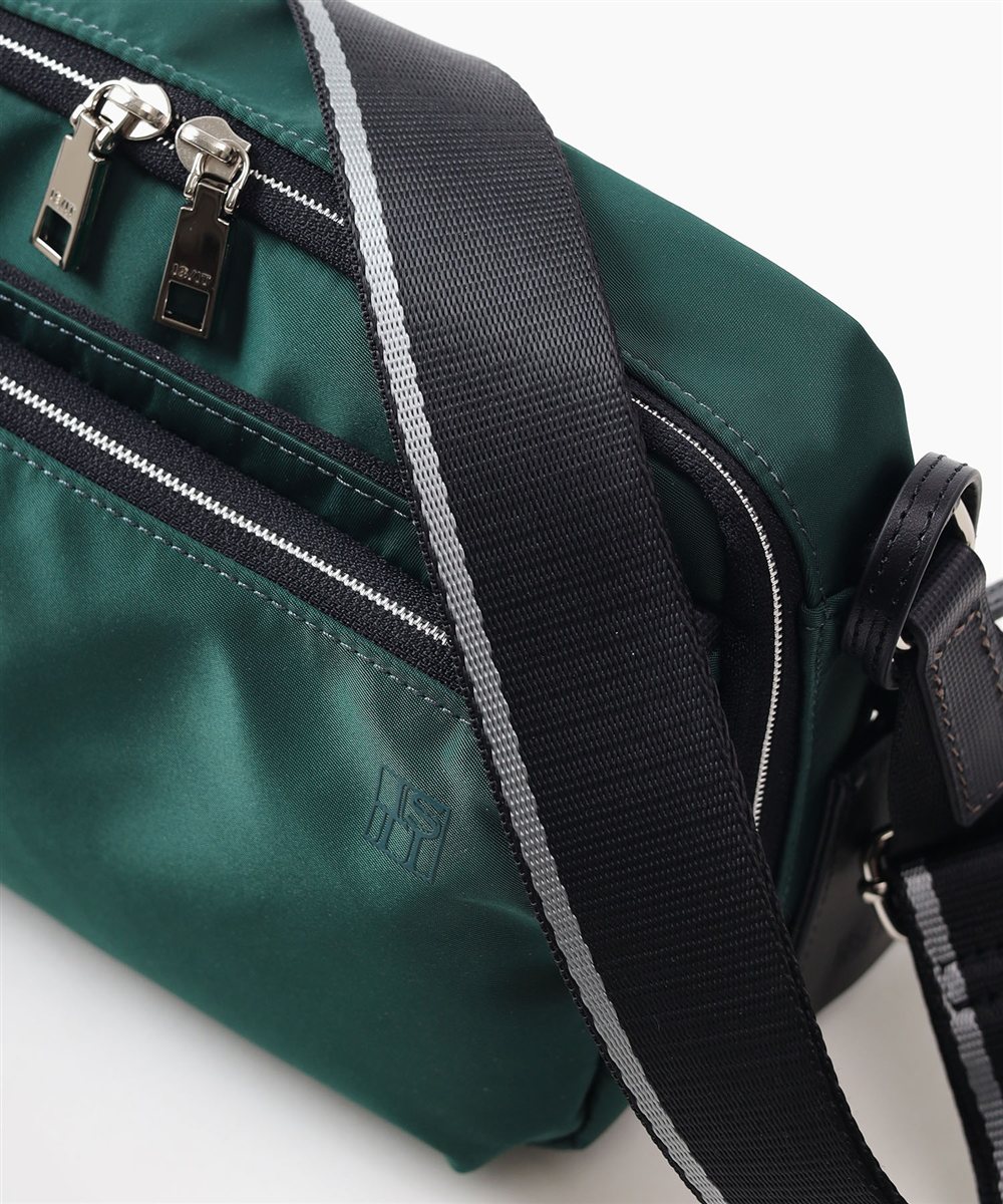 イズイット  フロント ミニショルダーバッグ