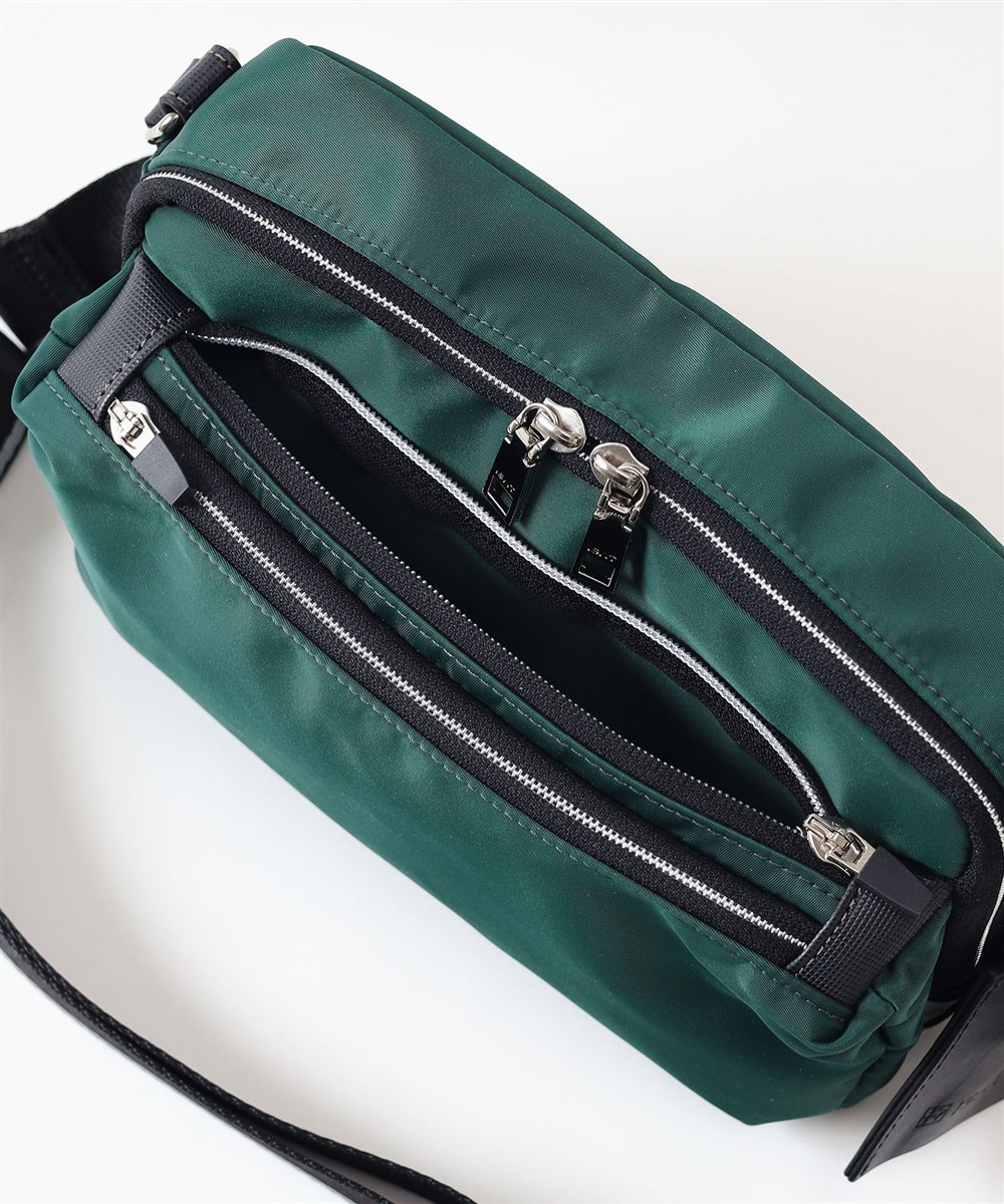 イズイット  フロント ミニショルダーバッグ