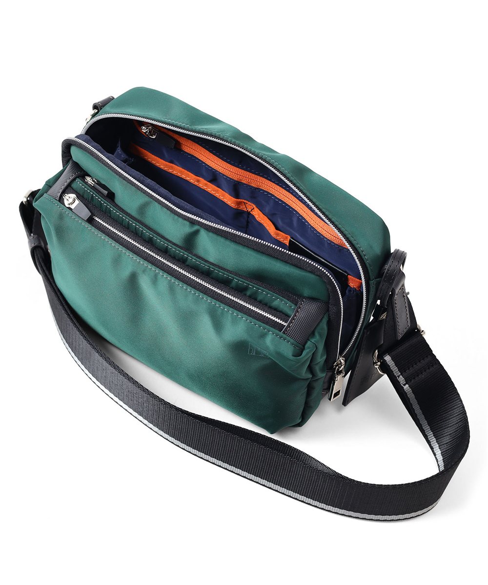 イズイット  フロント ミニショルダーバッグ