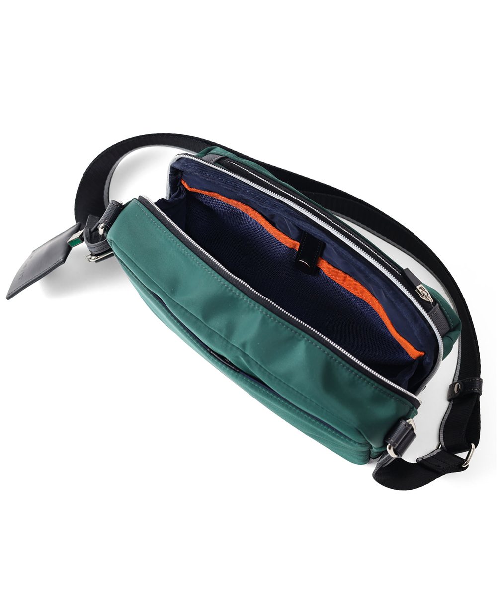 イズイット  フロント ミニショルダーバッグ