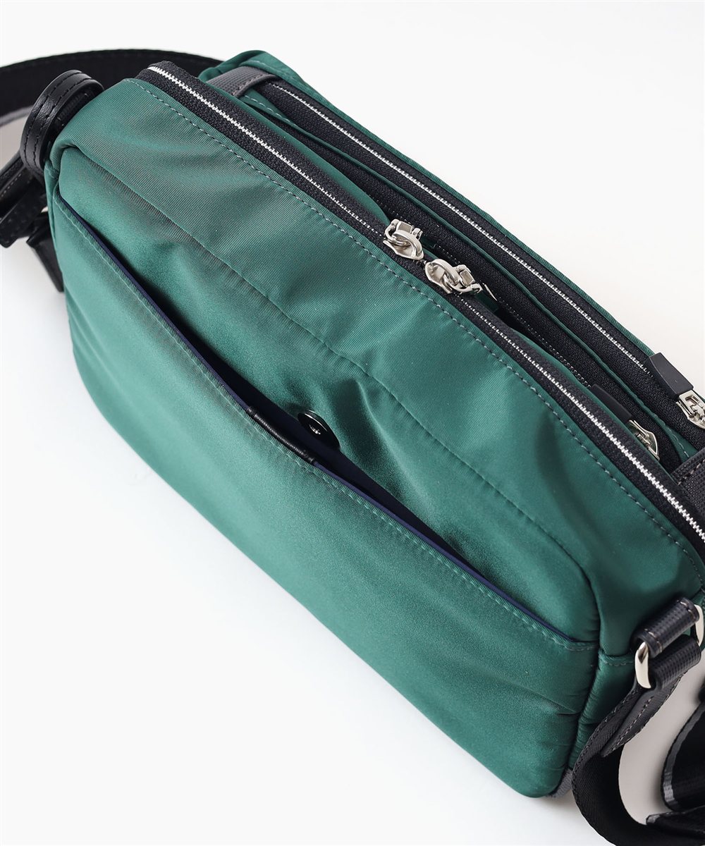 イズイット  フロント ミニショルダーバッグ