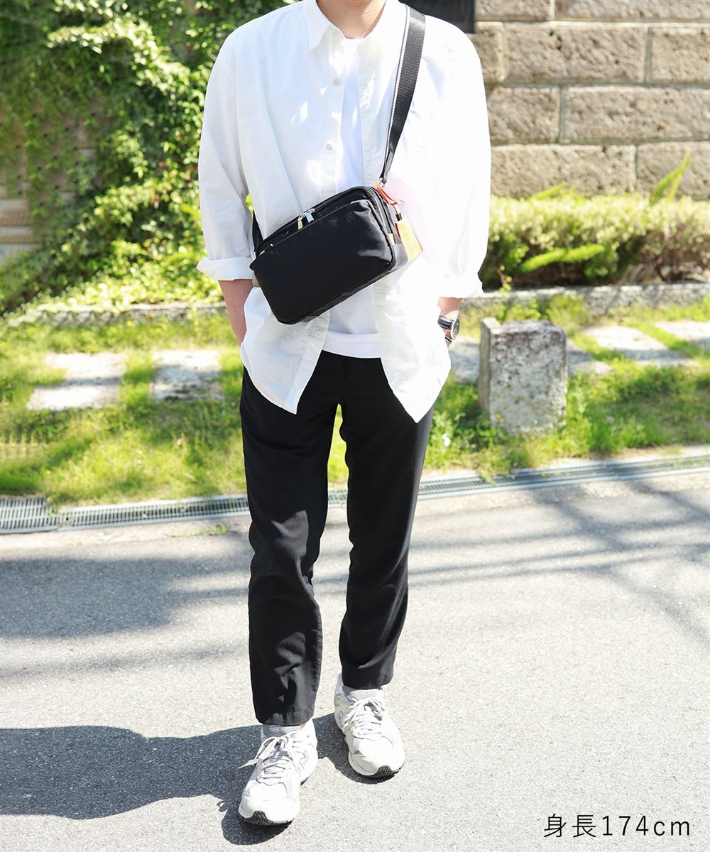 イズイット  フロント ミニショルダーバッグ