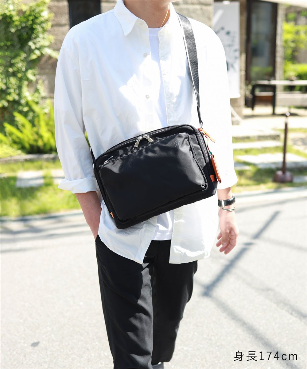 イズイット フロント ショルダーバッグ B5