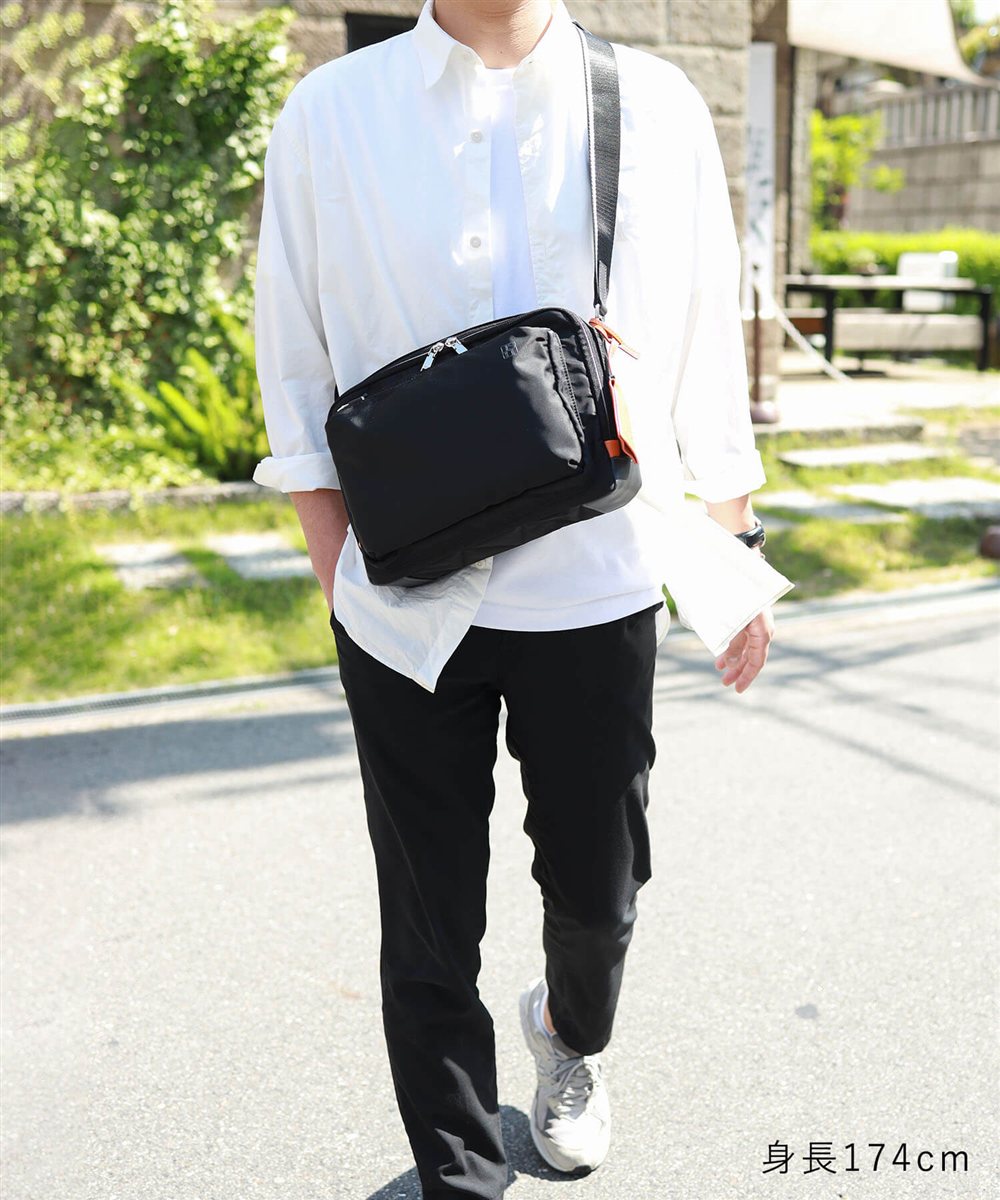 イズイット フロント ショルダーバッグ B5