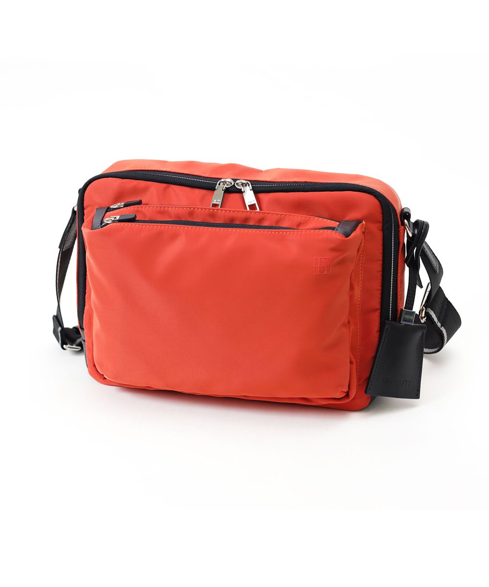 イズイット フロント ショルダーバッグ B5