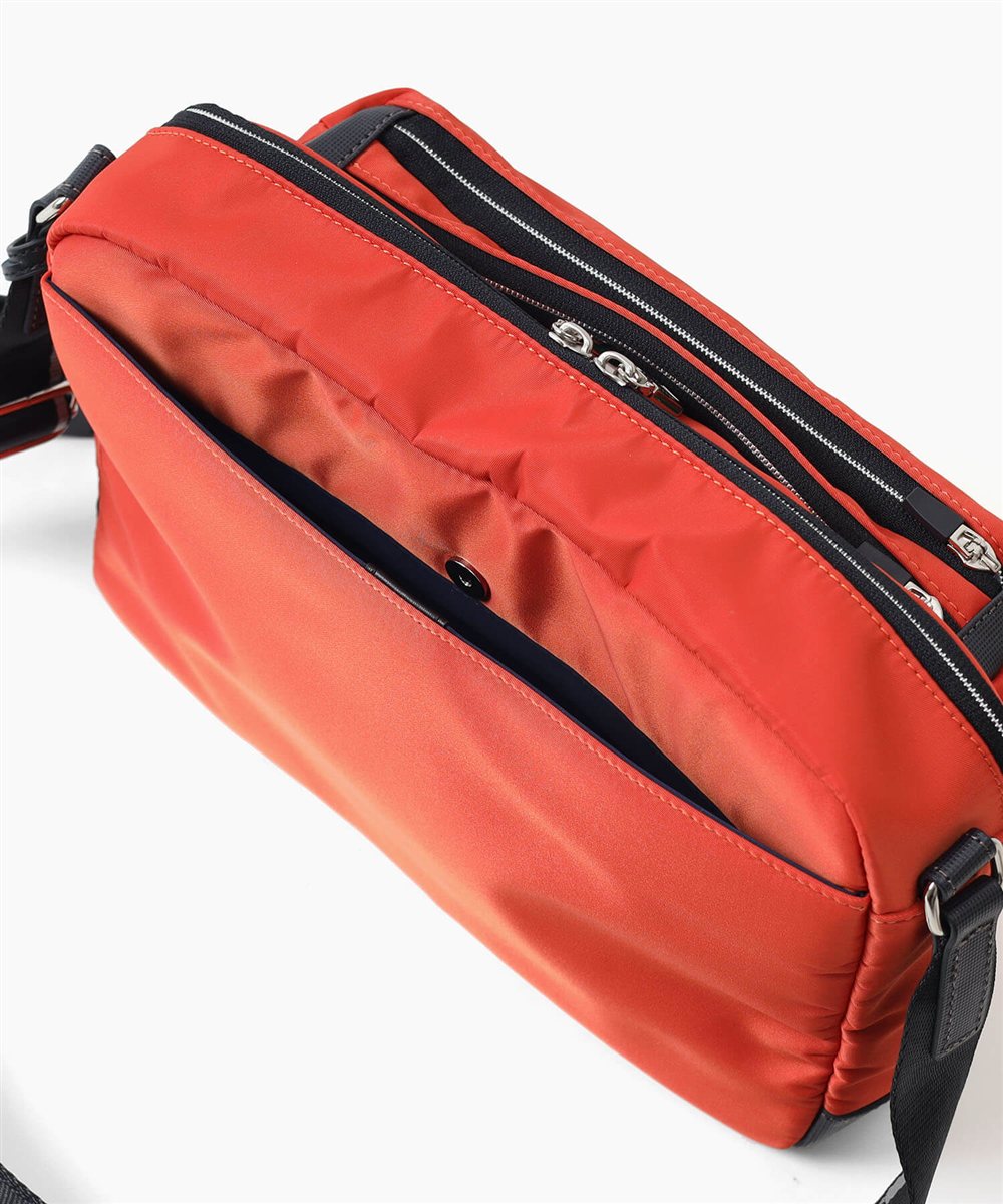 イズイット フロント ショルダーバッグ B5