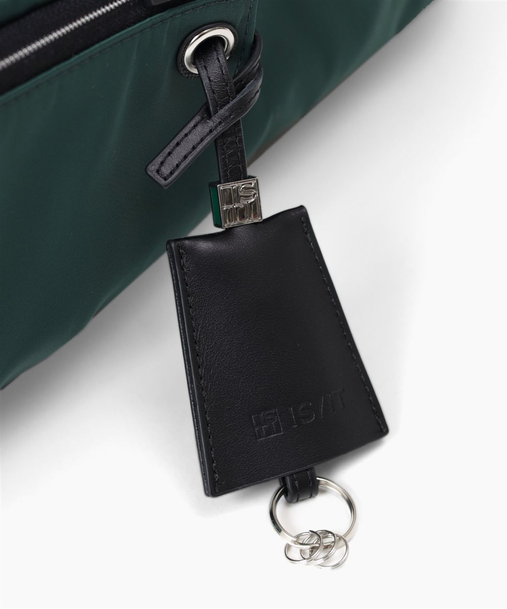 イズイット フロント リュック A4【2025年夏 / 読売テレビ 木曜ドラマ使用商品】