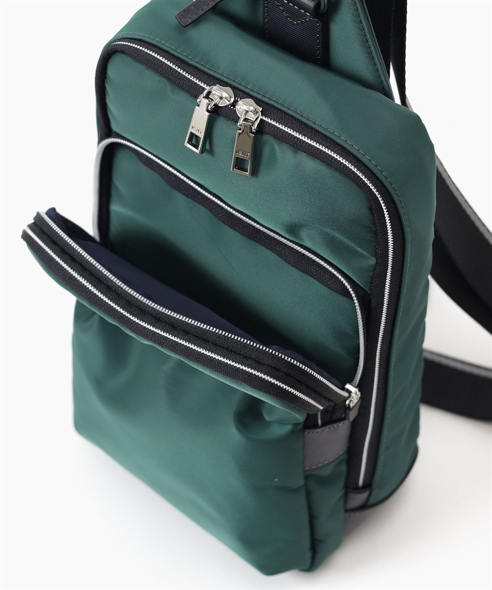 イズイット フロント ワンショルダーバッグ