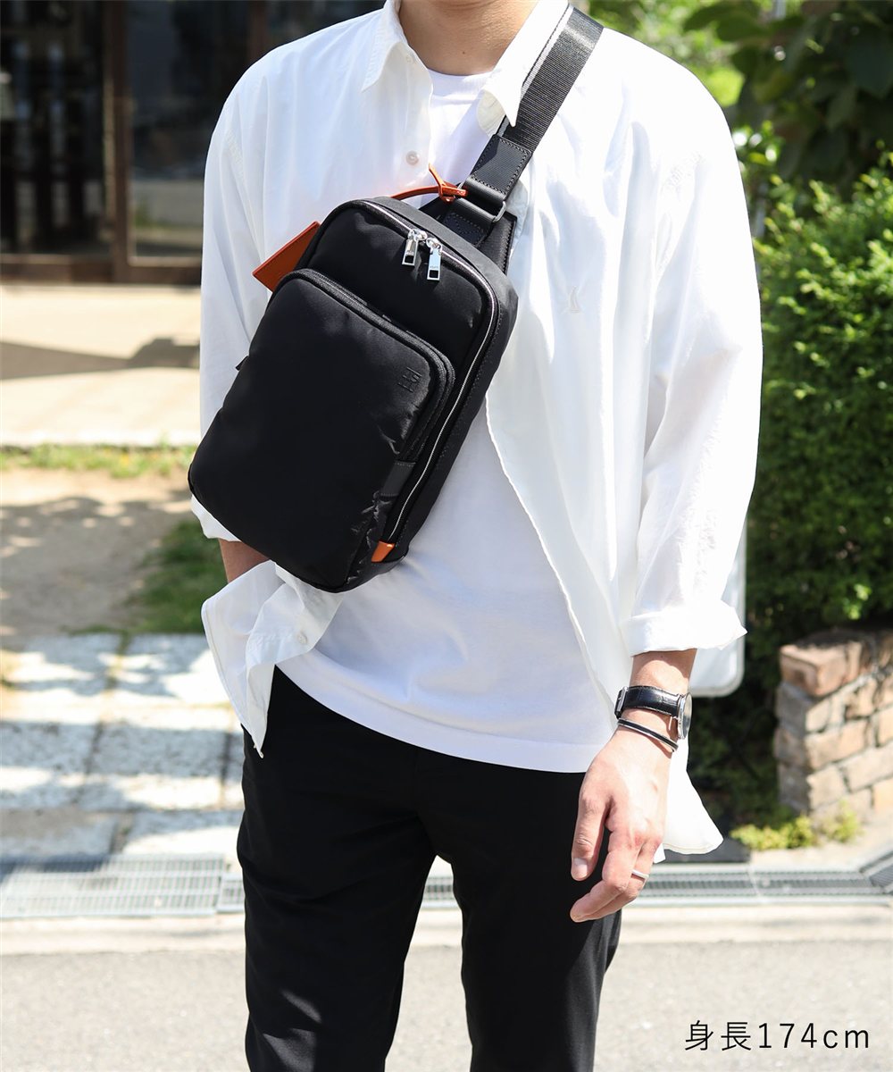 イズイット フロント ワンショルダーバッグ