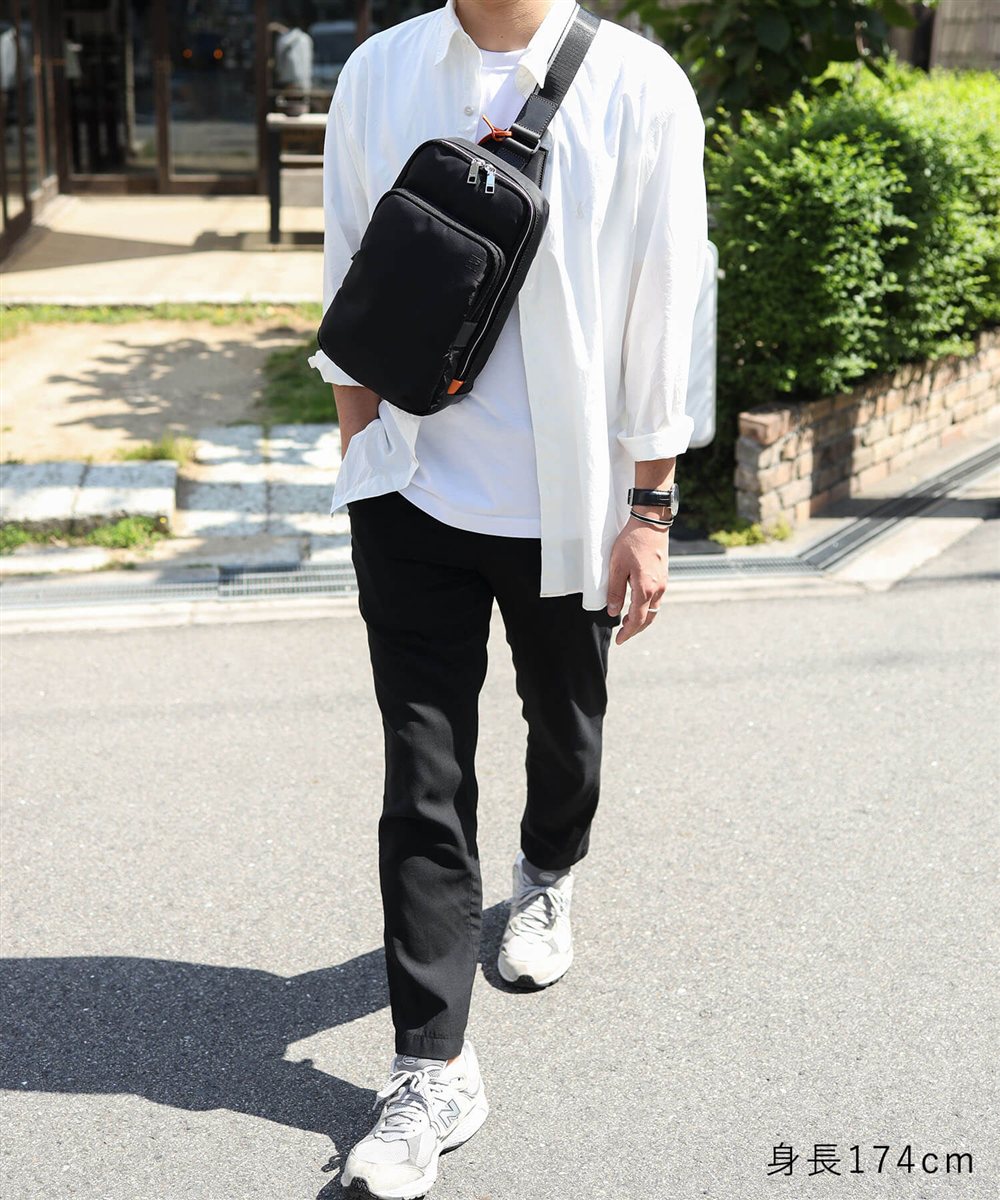 イズイット フロント ワンショルダーバッグ