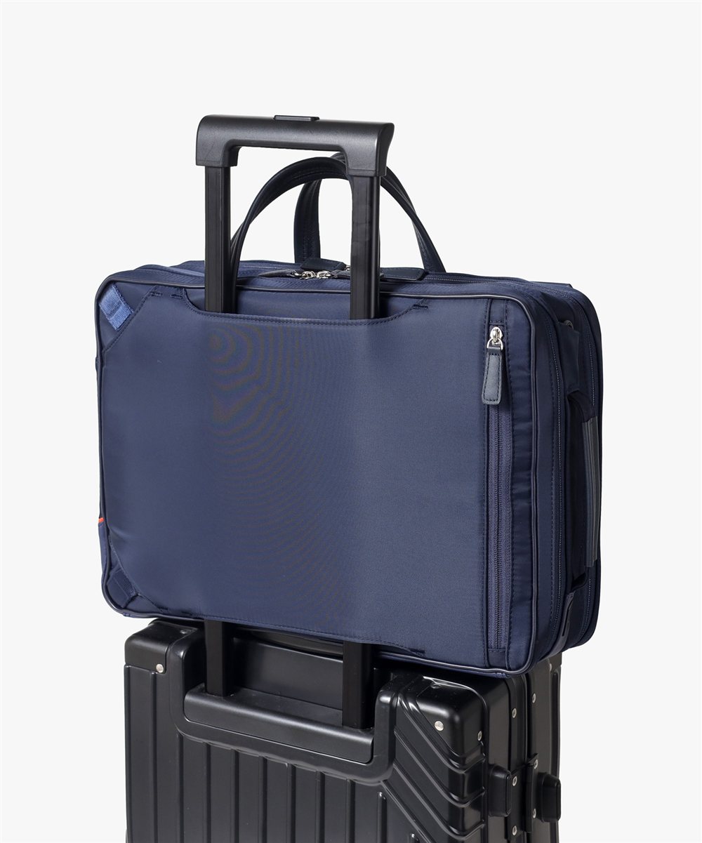 イズイット サフィールII ビジネスバッグ B4 3WAY Wルーム セットアップ対応 【2025年夏 / テレビ朝日水曜ドラマ使用商品】