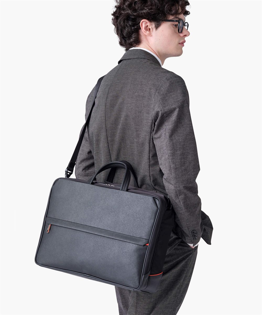 イズイット サフィールII ビジネスバッグ B4 3WAY Wルーム セットアップ対応 【2025年夏 / テレビ朝日水曜ドラマ使用商品】