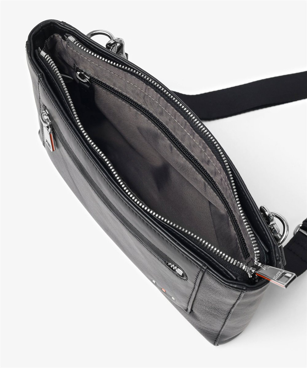 イズイット スペア レザークラッチ兼用ショルダーバッグ 2WAY