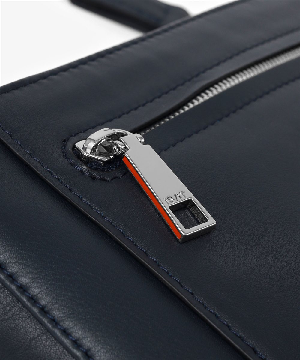 イズイット スペア レザークラッチ兼用ショルダーバッグ 2WAY