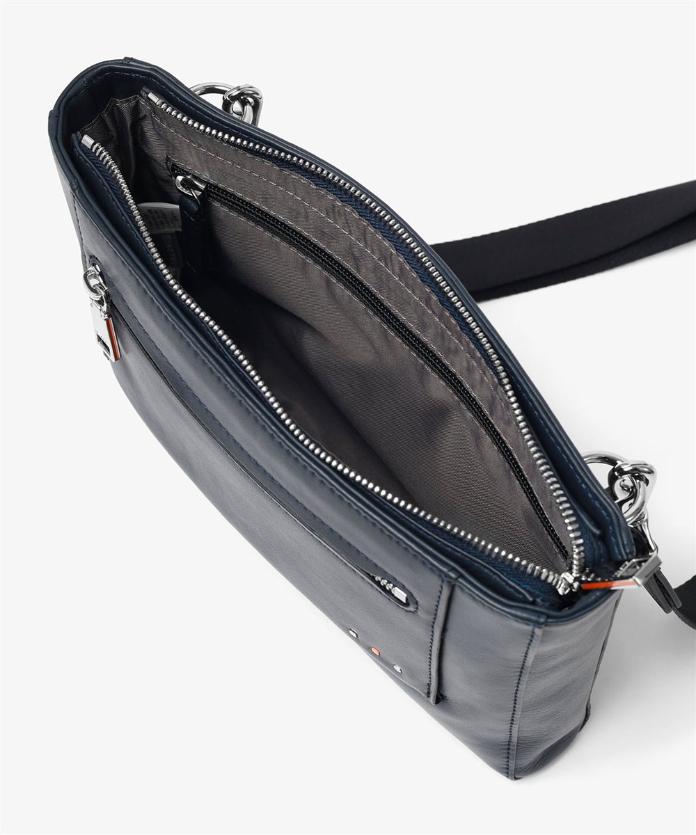 イズイット スペア レザークラッチ兼用ショルダーバッグ 2WAY