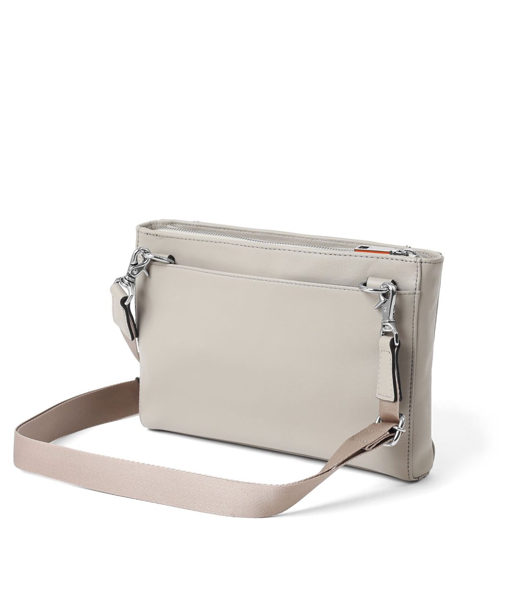 イズイット スペア レザークラッチ兼用ショルダーバッグ 2WAY