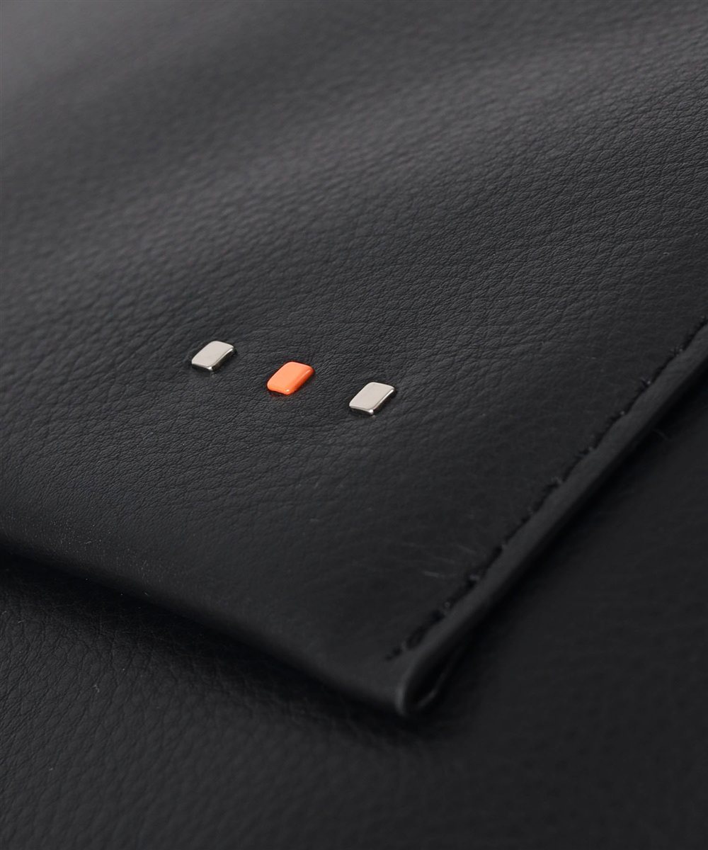 イズイット スペア レザークラッチ兼用ショルダーバッグ B5 2WAY