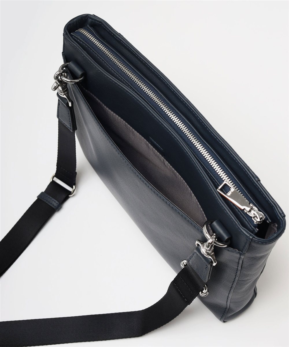 イズイット スペア レザークラッチ兼用ショルダーバッグ B5 2WAY