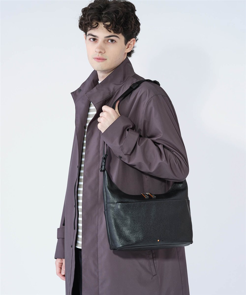 イズイット ショルン レザーショルダーバッグ B5【S26KE】