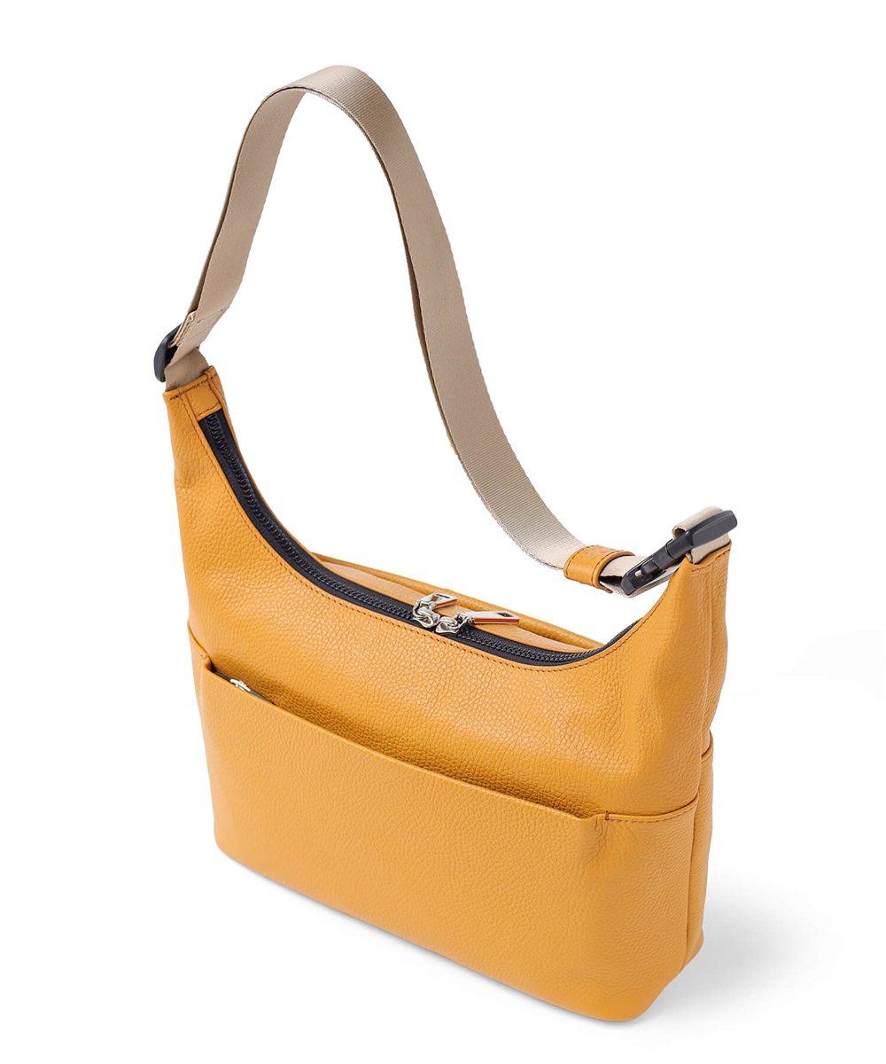 イズイット ショルン レザーショルダーバッグ B5【S26KE】