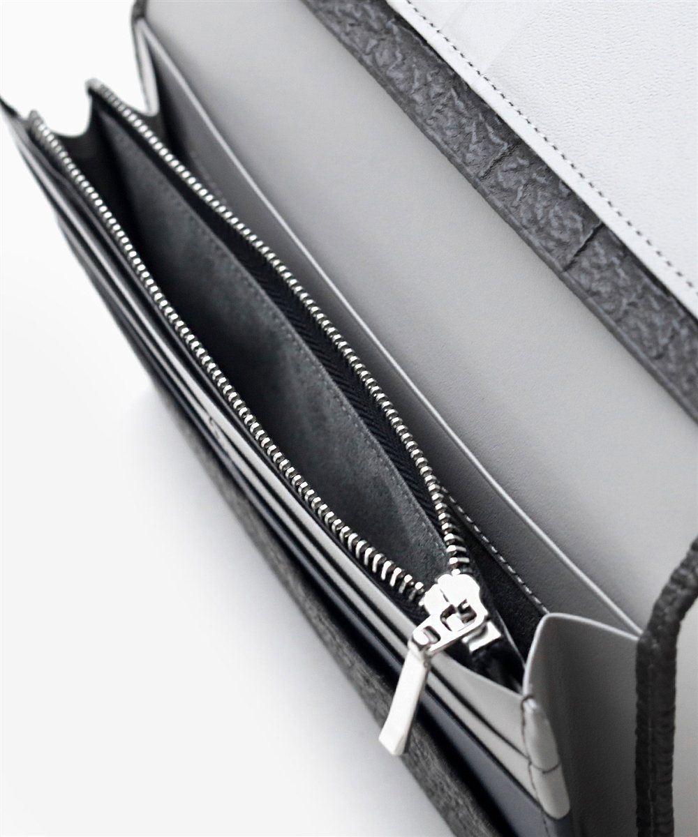 イズイット ブルーシャーク 長財布 カード段13