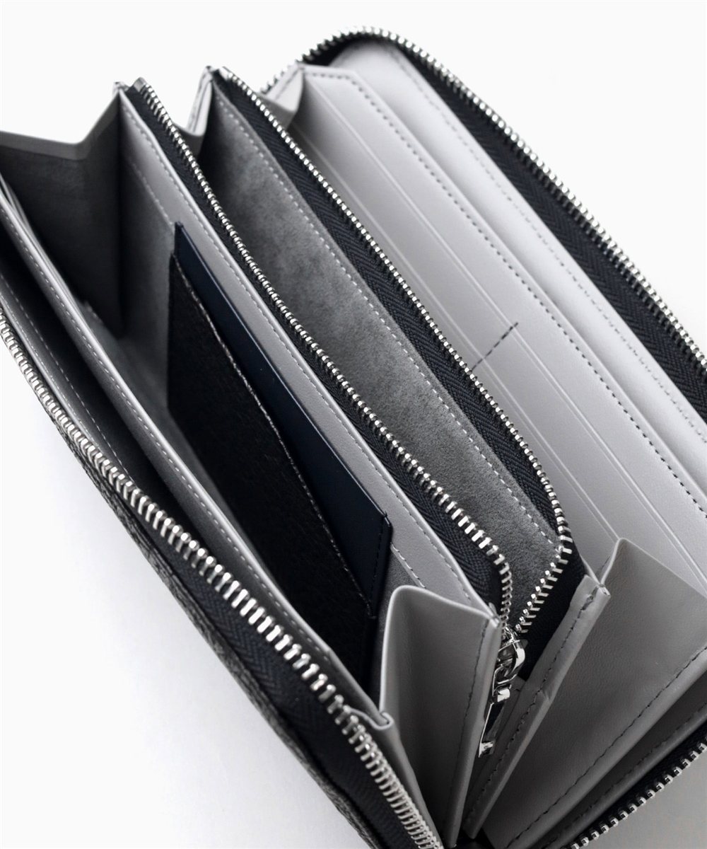 イズイット ブルーシャーク ラウンドファスナー長財布 カード段14