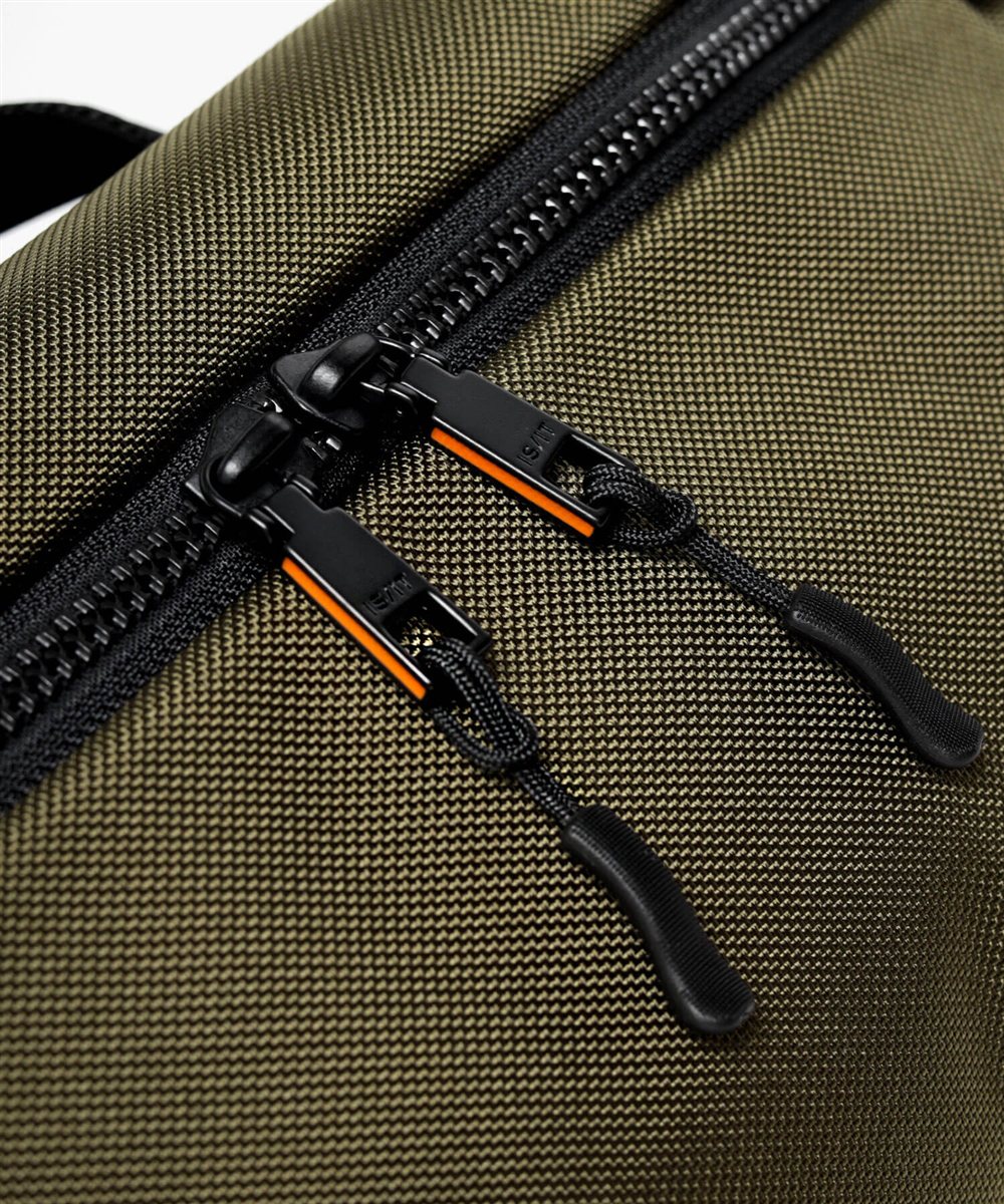 イズイット ミリスト メッセンジャーバッグ B5