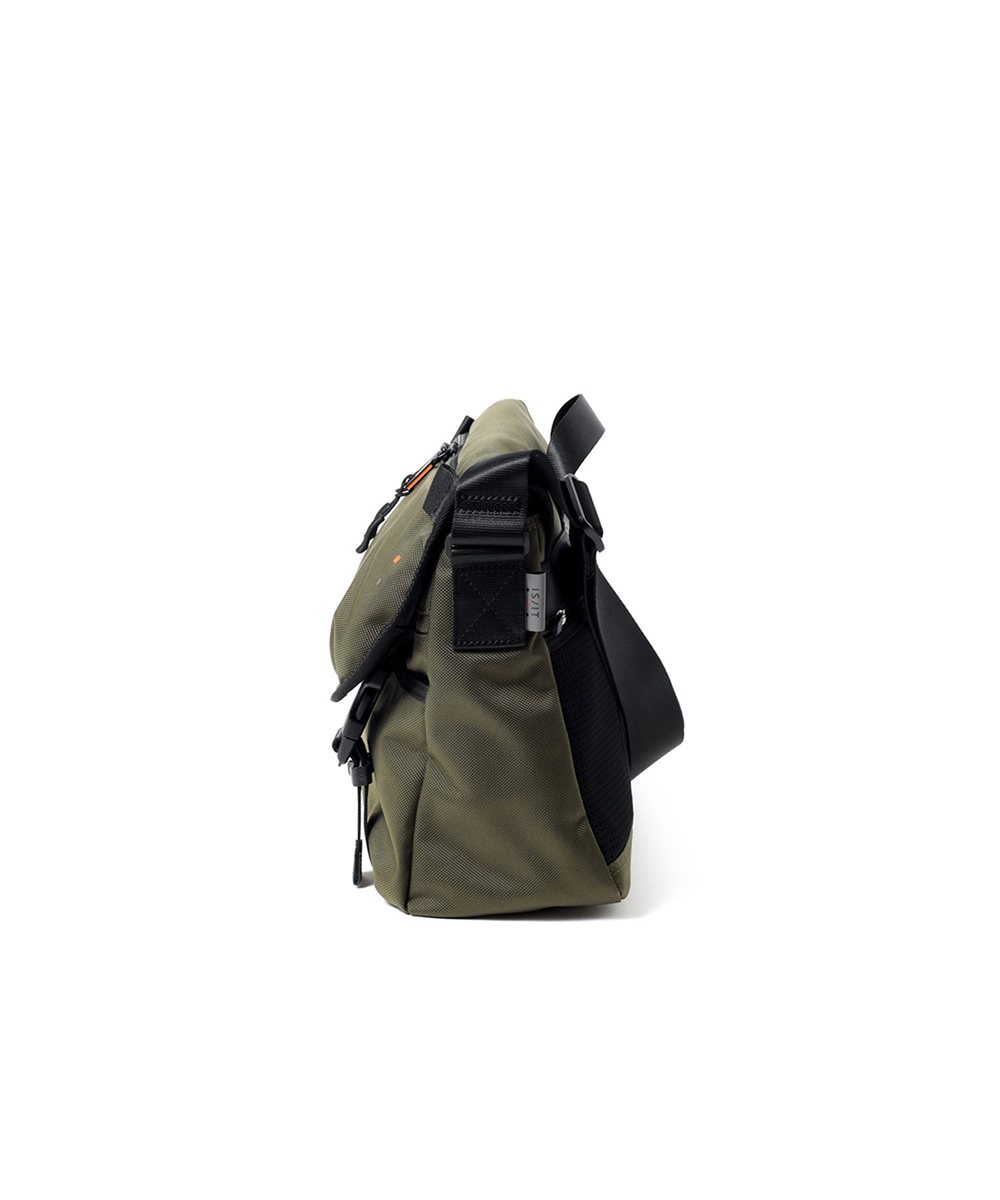 イズイット ミリスト メッセンジャーバッグ B5