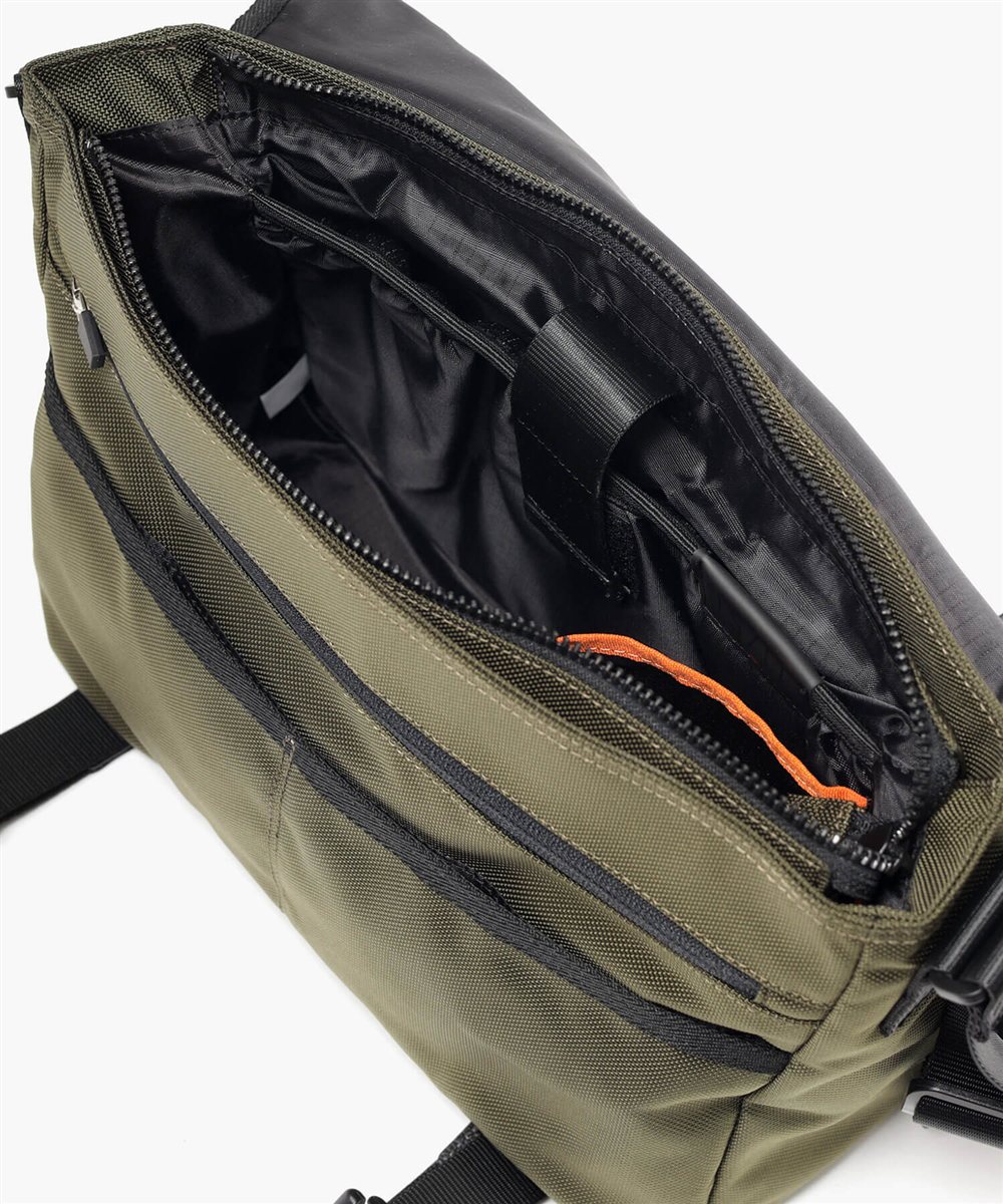 イズイット ミリスト メッセンジャーバッグ B5