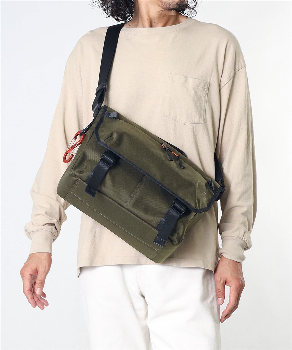 イズイット ミリスト メッセンジャーバッグ B5