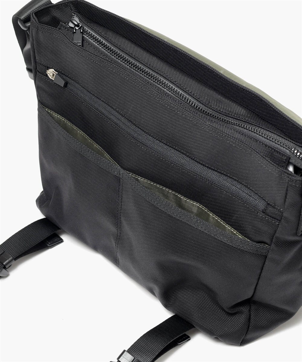 イズイット ミリスト メッセンジャーバッグ B5