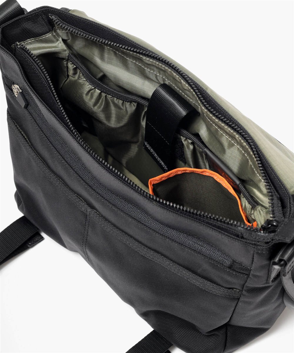 イズイット ミリスト メッセンジャーバッグ B5