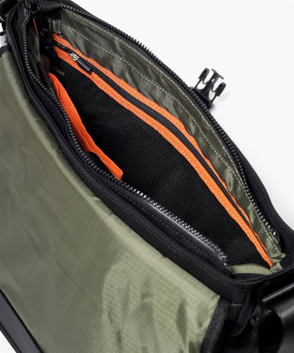 イズイット ミリスト メッセンジャーバッグ B5